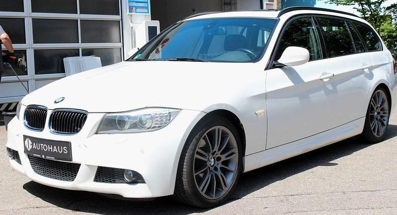 Weiß Gebraucht 2012 BMW 320 M Sport Limousine | 7.700 € (Superpreis) - Bild 1/4