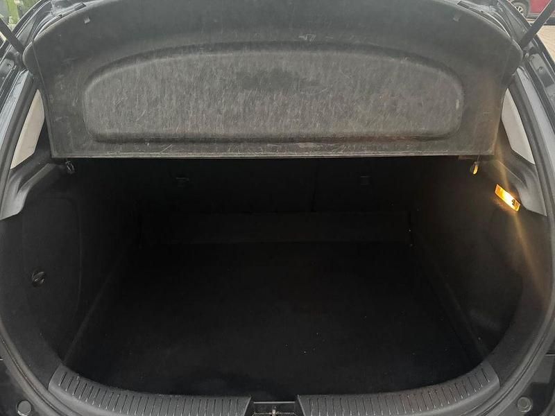Schwarz Gebraucht 2007 Mazda 3 Active Limousine | 2.150 € (Fairer Preis) - Bild 1/4