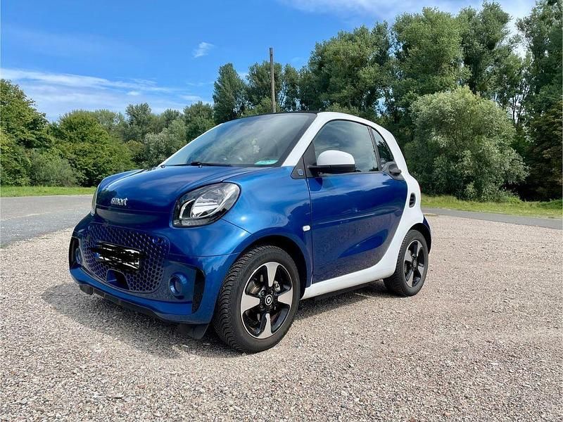 Blau Gebraucht 2021 Smart ForTwo Electric Drive Coupé | 9.000 € (Fairer Preis) - Bild 1/4