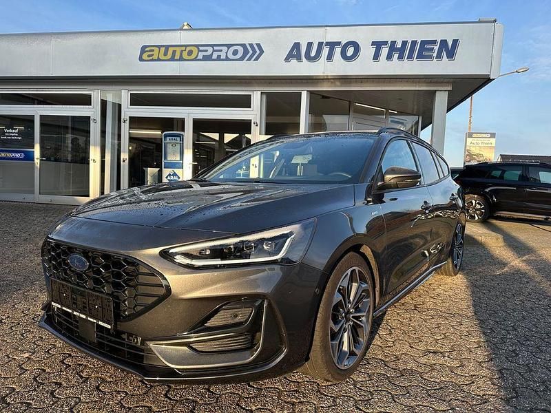 Gebraucht Ford Focus ST-Line X 155 PS (114 kW) 2025 Grau Limousine