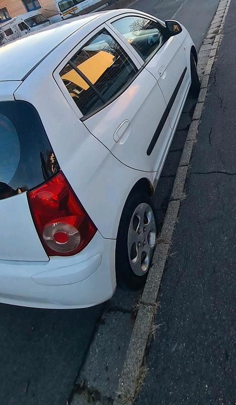 Gebraucht Kia Picanto 60 PS (44 kW) 2009 Weiß Kleinwagen