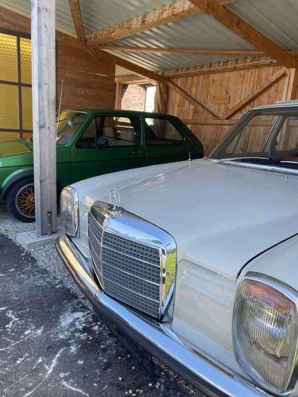 Beige Gebraucht 1970 Mercedes W115 Limousine | 9.500 € - Bild 1/4