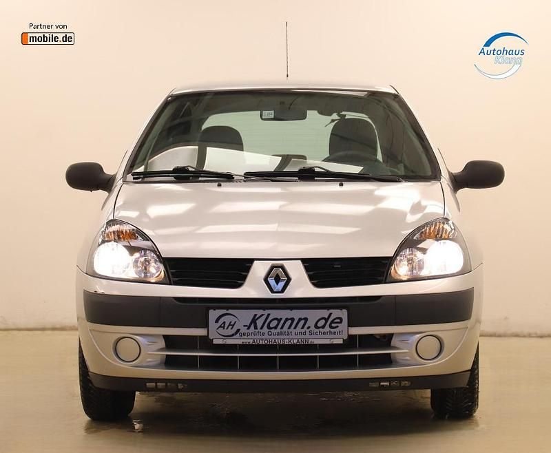Gebraucht Renault Clio II Campus 75 PS (55 kW) 2005 Grau Kleinwagen