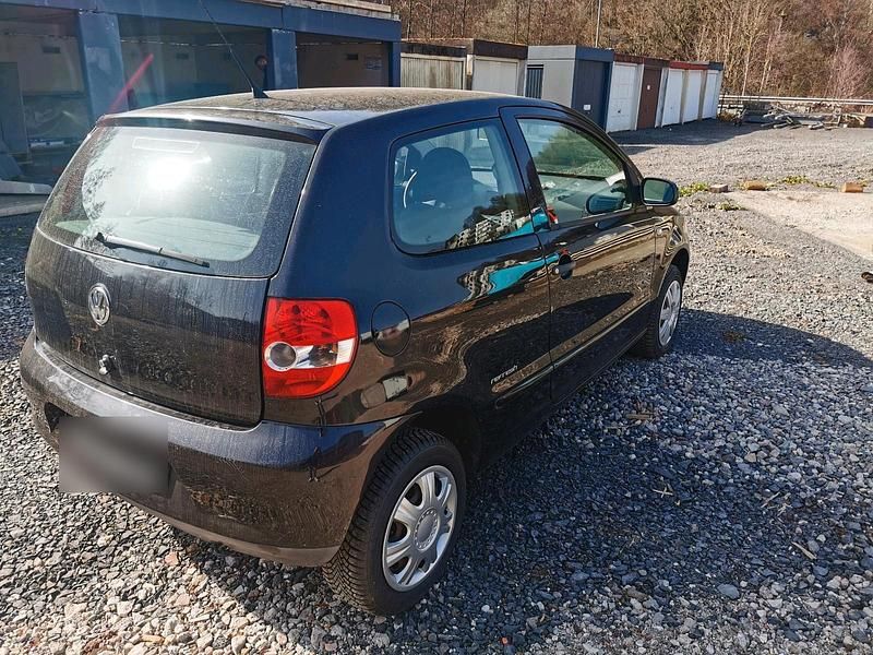 Gebraucht VW Fox 54 PS (39 kW) 2009 Schwarz Kleinwagen