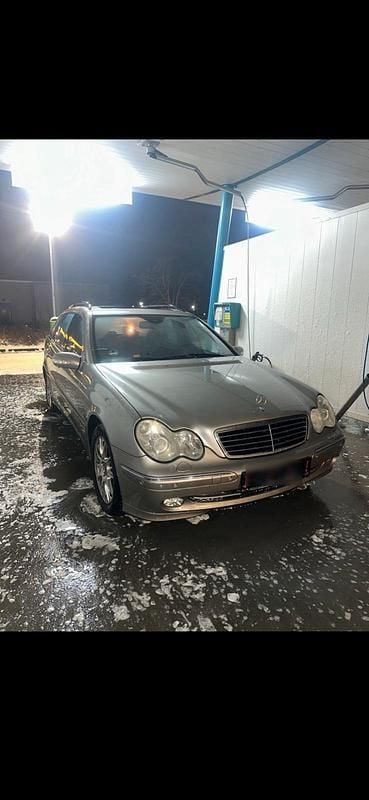 Gebraucht Mercedes C220 143 PS (105 kW) 2003 Grau Kombi