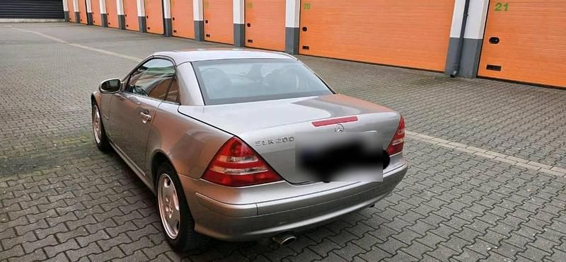 Second-hand Mercedes SLK200 163 CP (119 kW) 2003 Auriu Cabrio