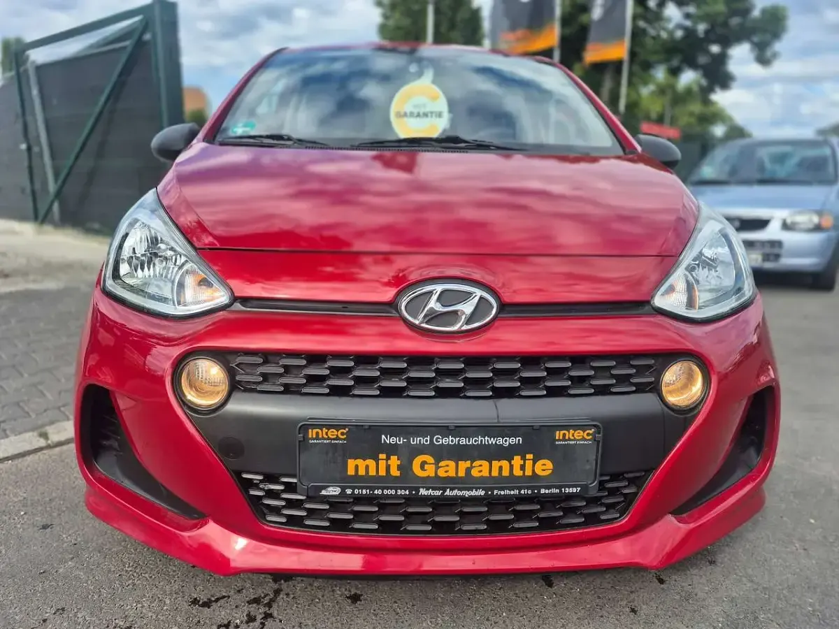 Gebraucht Hyundai i10 Classic 67 PS (49 kW) 2018 Red passion / mic Kleinwagen