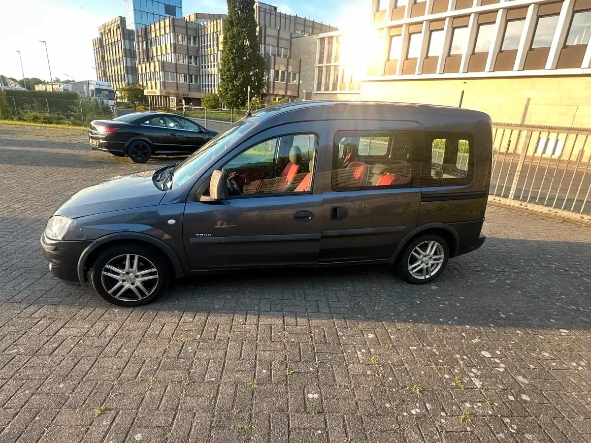 Gebraucht Opel Combo 87 PS (63 kW) 2004 Grau Van / Kleinbus