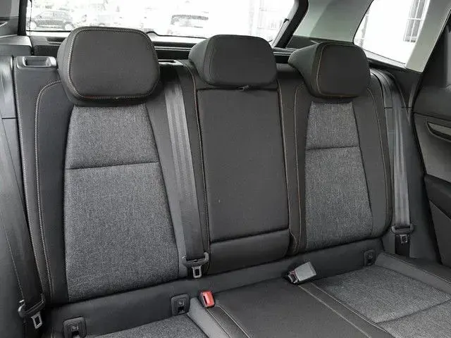 Gebraucht Skoda Karoq Clever 150 PS (110 kW) 2021 Blackmagic perleffekt SUV