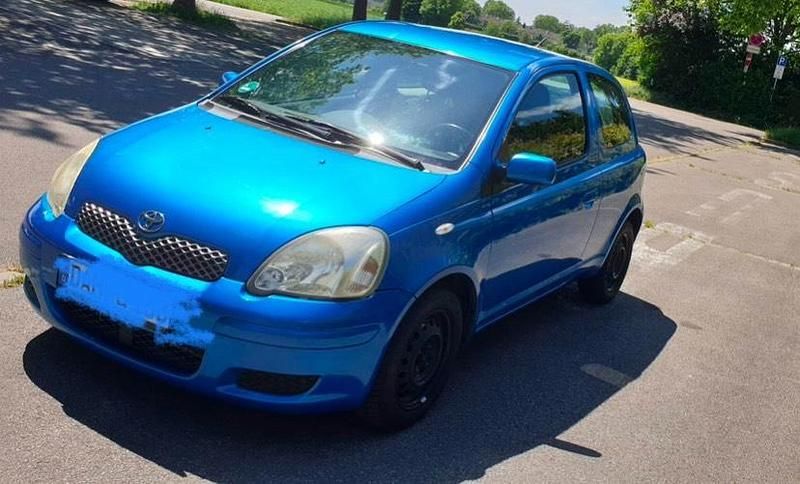 Blau Gebraucht 2003 Toyota Yaris Kleinwagen | 1.900 € - Bild 1/4