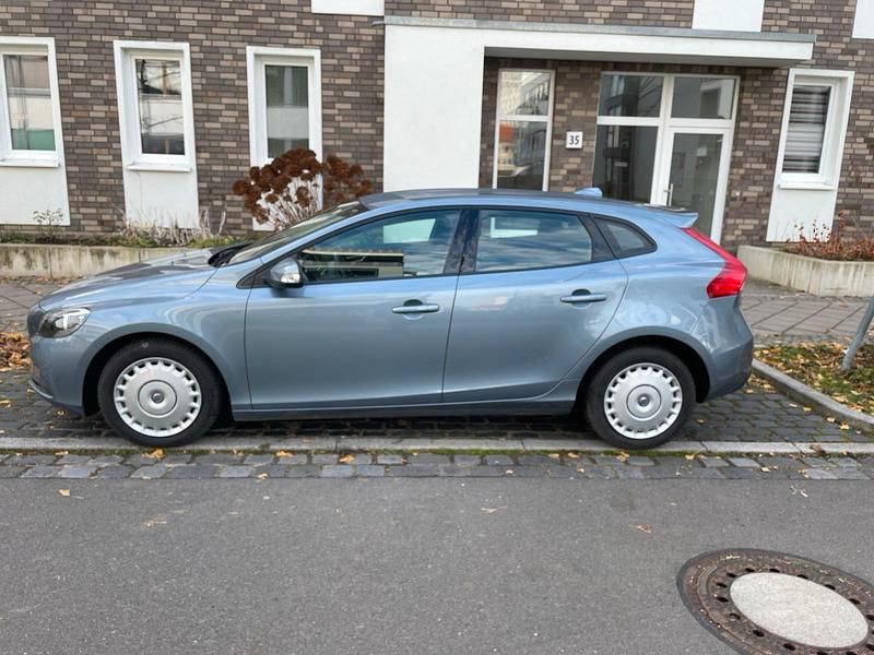 Gebraucht Volvo V40 150 PS (110 kW) 2018 Blau Kombi