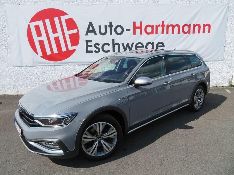 Mondsteingrau Gebraucht 2022 VW Passat Alltrack Kombi | 26.380 € (Guter Preis) - Bild 1/4