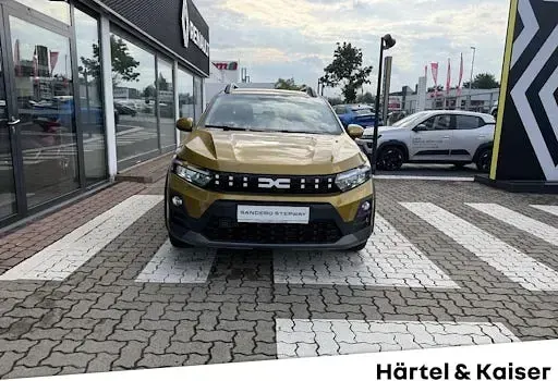 Neu Dacia Sandero Expression 110 PS (80 kW) 2026 Gelb Limousine