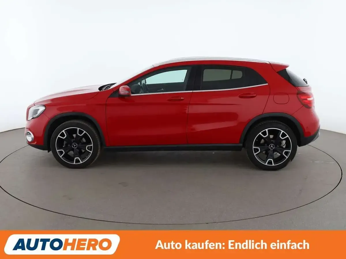 Gebraucht Mercedes GLA200 Urban 156 PS (114 kW) 2017 Jupiterrot uni SUV