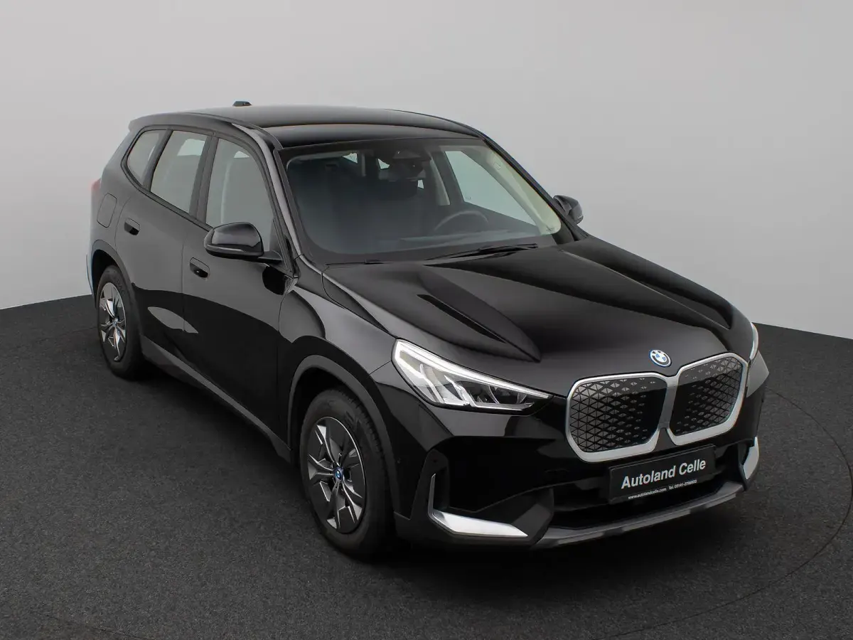 Używany BMW iX1 230 kW (313 KM) 2024 Czarny SUV