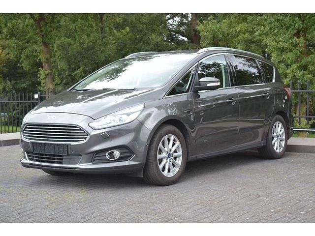 Gebraucht Ford S-MAX Titanium 160 PS (117 kW) 2016 Grau Van / Kleinbus