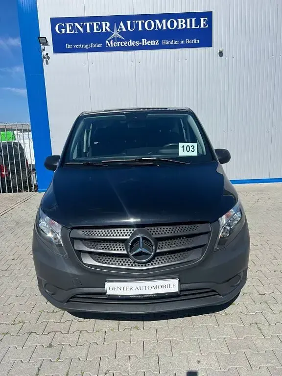 Gebraucht Mercedes Vito 163 PS (119 kW) 2023 Obsidianschwarz metallic mb 91 Van