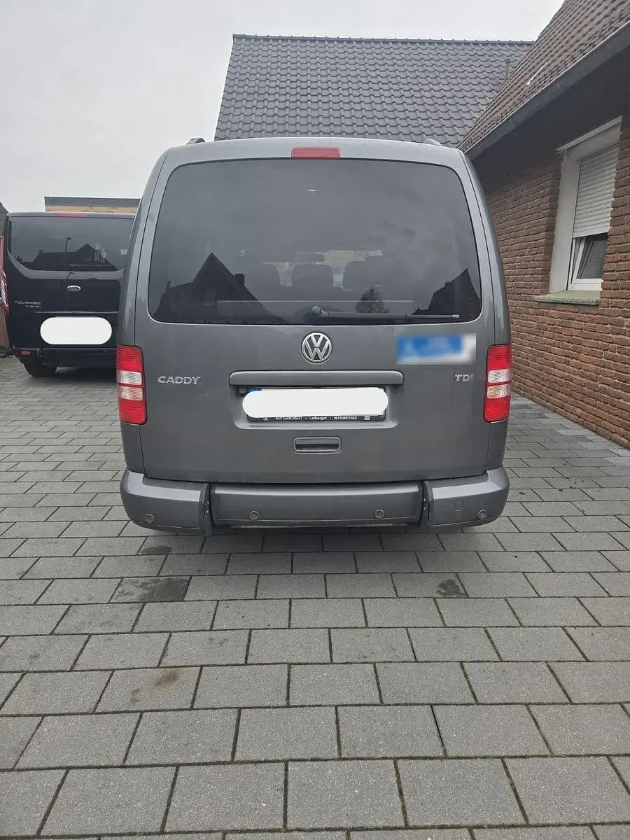 Gebraucht VW Caddy Maxi 102 PS (75 kW) 2012 Grau Van / Kleinbus