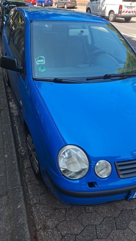 Blau Gebraucht 2002 VW Polo Basis Limousine | 600 € (Superpreis) - Bild 1/4