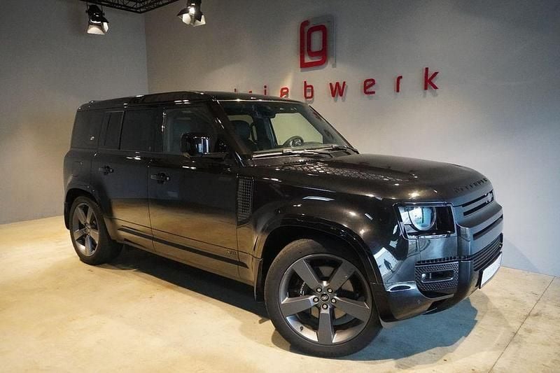 Schwarz Gebraucht 2022 Land Rover Defender Black Edition SUV | 88.941 € (Superpreis) - Bild 1/3