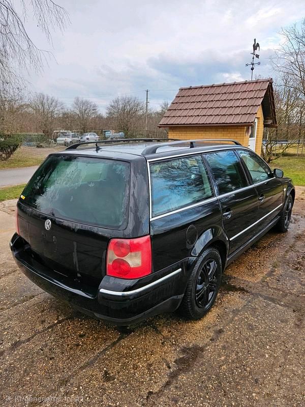Gebraucht VW Passat 131 PS (96 kW) 2002 Schwarz Kombi