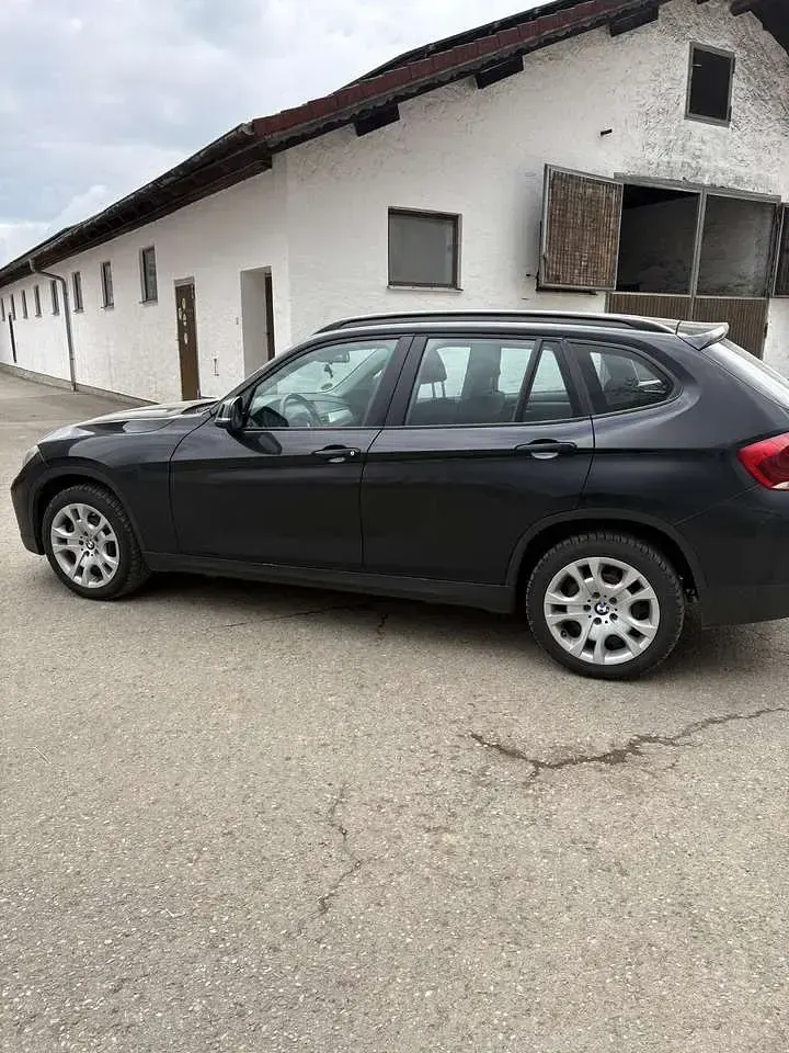Gebraucht BMW X1 150 PS (110 kW) 2012 Schwarz SUV