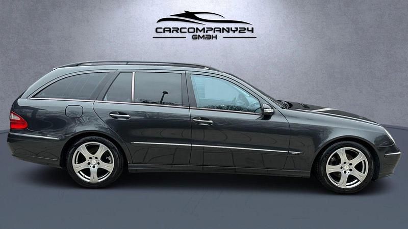 Gebraucht Mercedes E220 Avantgarde 150 PS (110 kW) 2003 Grau Kombi