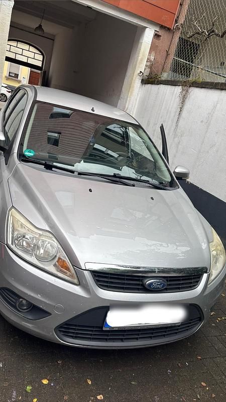 Grau Gebraucht 2008 Ford Focus Kombi | 1.000 € (Superpreis) - Bild 1/4