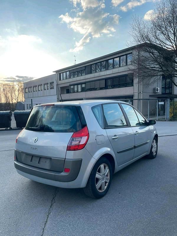 Gebraucht Renault Scénic II 134 PS (98 kW) 2004 Silber Van / Kleinbus