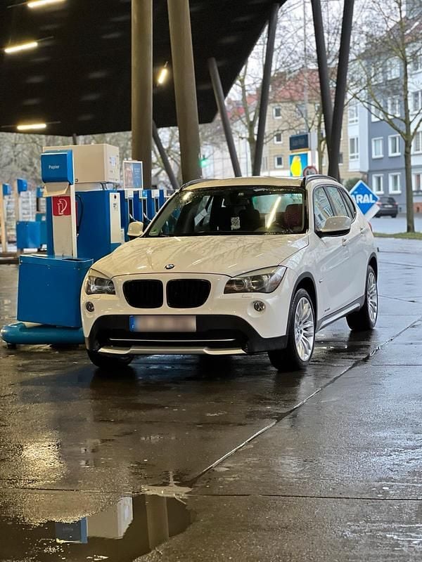 Second-hand BMW X1 143 CP (105 kW) 2011 Alb SUV