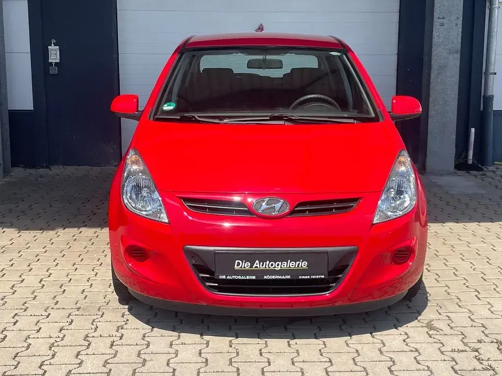 Gebraucht Hyundai i20 Edition 77 PS (56 kW) 2012 Rot Kleinwagen