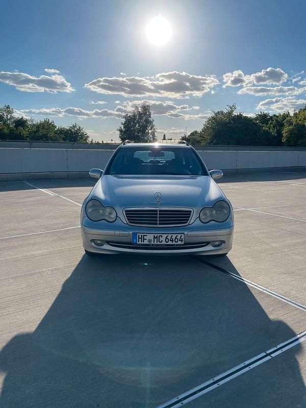 Grau Gebraucht 2003 Mercedes C220 Kombi | 999 € (Superpreis) - Bild 1/4