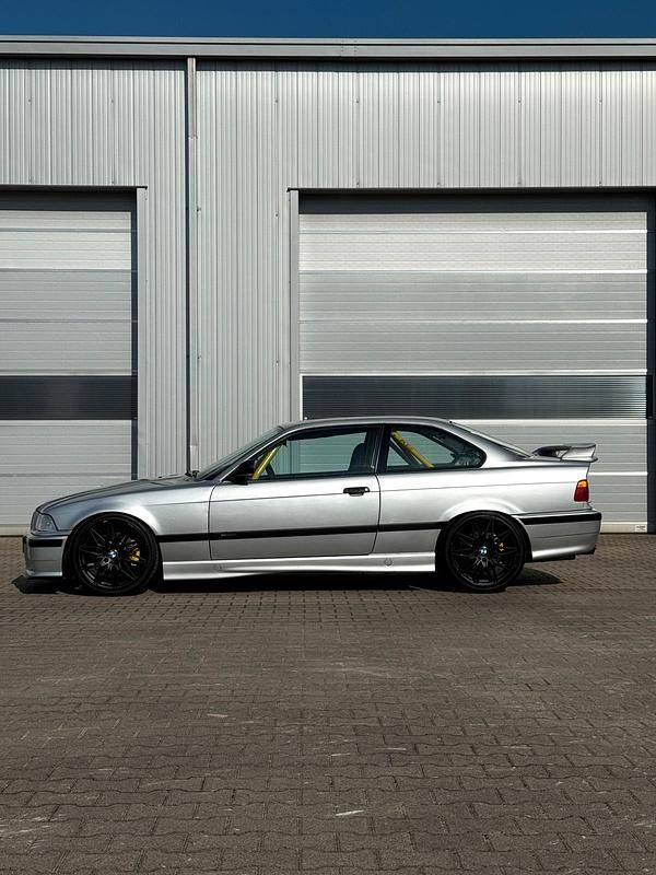 Gebraucht BMW 325 Performance 210 PS (154 kW) 1993 Silber Coupé