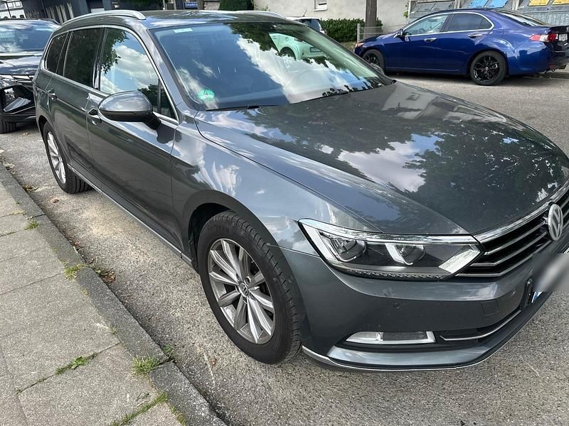 Grau Gebraucht 2015 VW Passat Kombi | 7.700 € (Superpreis) - Bild 1/4