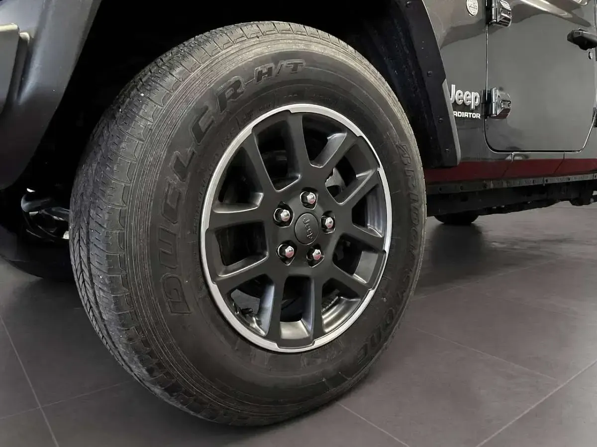 Gebraucht Jeep Gladiator Overland 264 PS (194 kW) 2021 Granite crystal Pickup