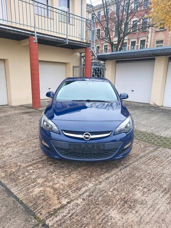 Blau Gebraucht 2013 Opel Astra Active Kleinwagen | 4.400 € (Guter Preis) - Bild 1/4