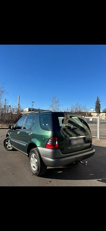 Gebraucht Mercedes ML270 163 PS (119 kW) 2001 Grün SUV