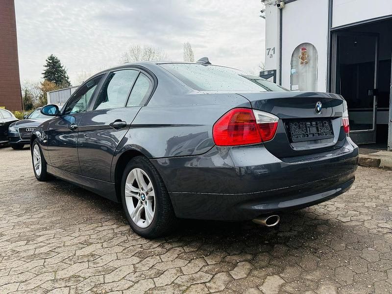 Gebraucht BMW 318 Comfort Edition 129 PS (94 kW) 2006 Grau Limousine
