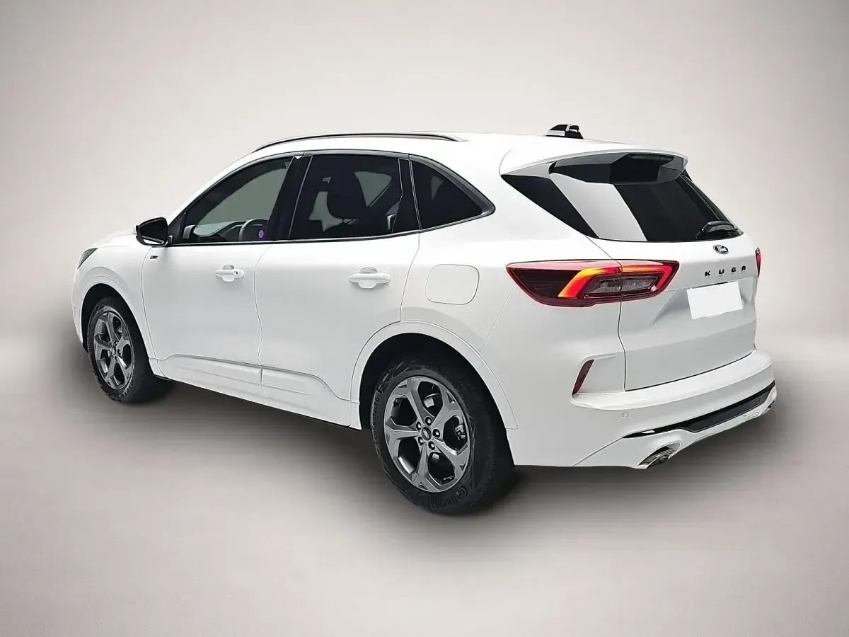 Gebraucht Ford Kuga ST-Line 186 PS (136 kW) 2025 Weiß SUV