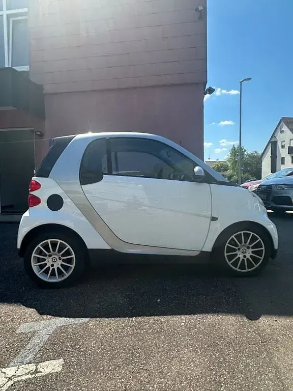 Gebraucht Smart ForTwo Coupé 71 PS (52 kW) 2010 Weiß Coupé