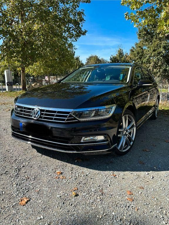Schwarz Gebraucht 2016 VW Passat Comfortline Kombi | 18.100 € - Bild 1/4