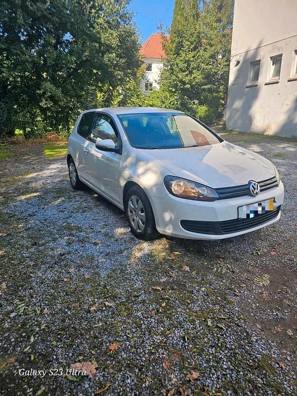 Weiß Gebraucht 2009 VW Golf VI Kleinwagen | 3.500 € (Fairer Preis) - Bild 1/4
