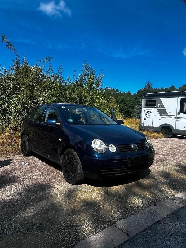 Blau Gebraucht 2005 VW Polo Kleinwagen | 700 € (Superpreis) - Bild 1/4