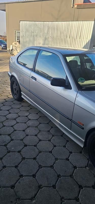 Usado BMW 316 116 HP (85 kW) 2000 Prateado