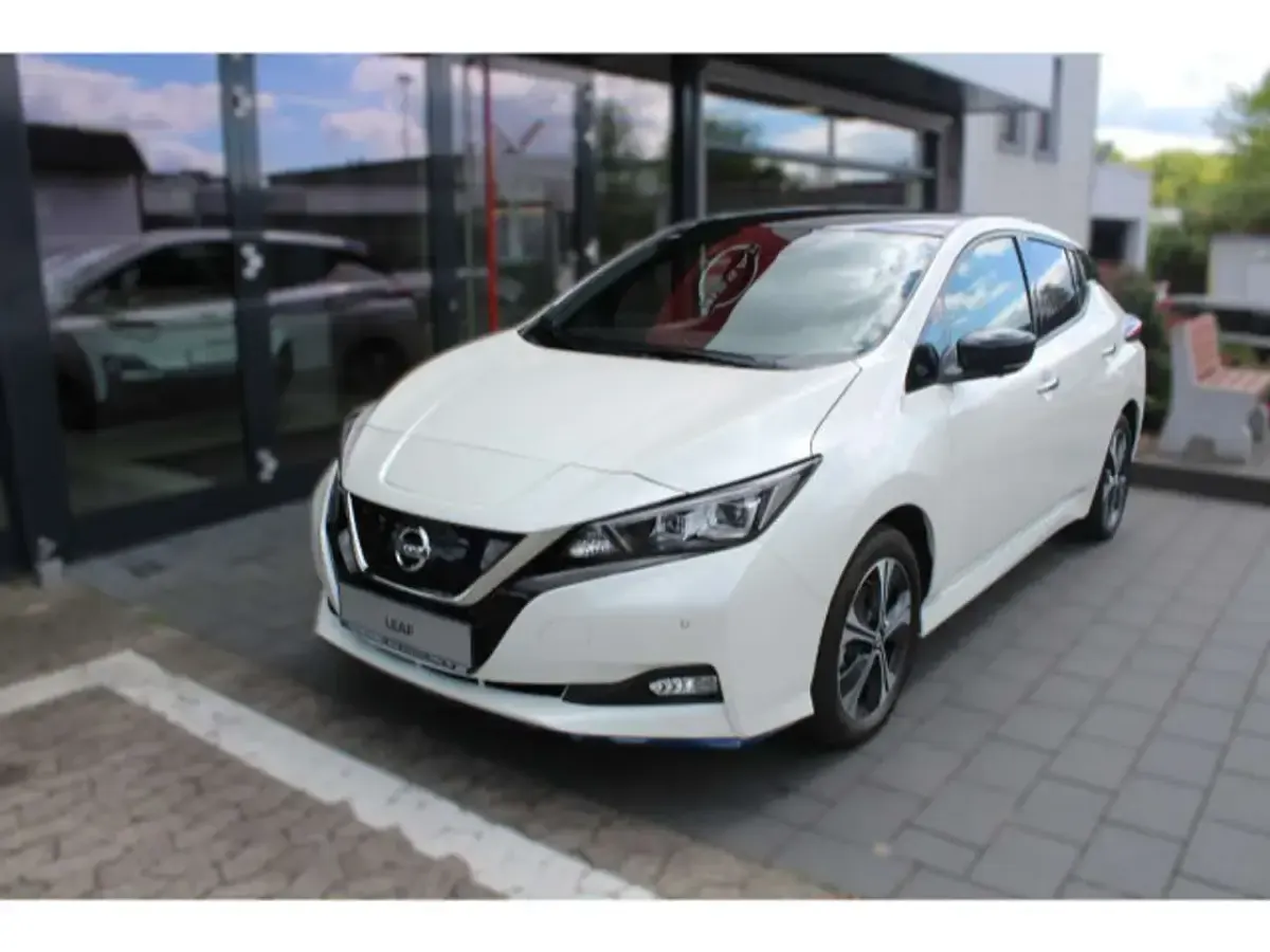 Gebraucht Nissan Leaf N-Connecta 160 kW (218 PS) 2020 Qab pearl white (p) Kleinwagen