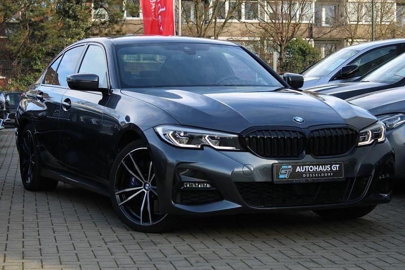 Grau Gebraucht 2020 BMW 330e M Sport Limousine | 28.999 € (Guter Preis) - Bild 1/4