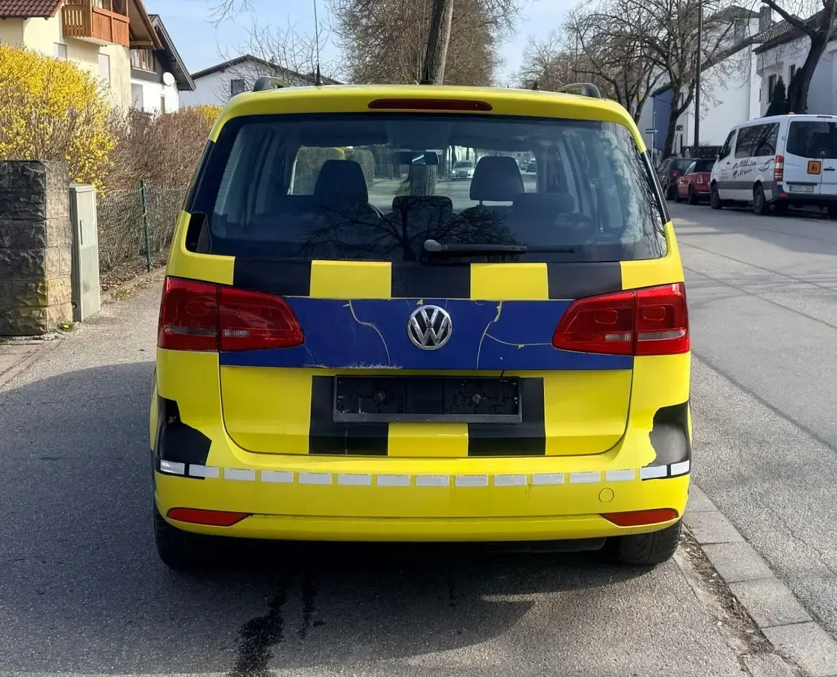 Gebraucht VW Touran Trendline 150 PS (110 kW) 2013 Weiß Van / Kleinbus