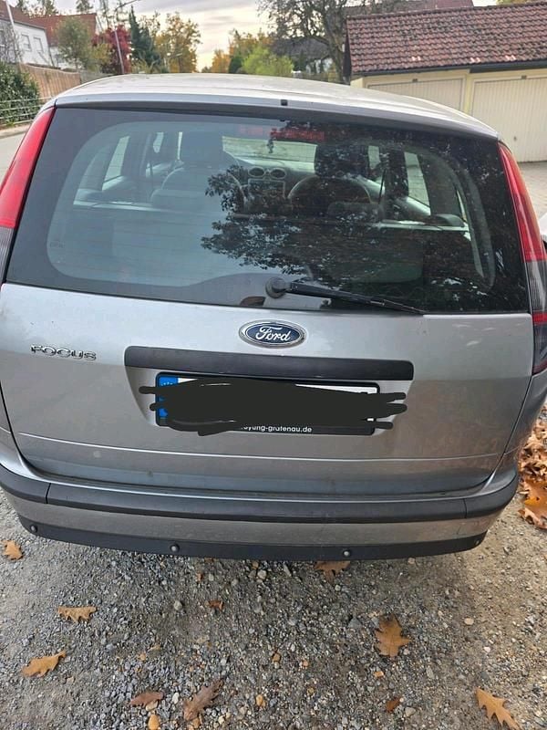 Gebraucht Ford Focus 113 PS (83 kW) 2005 Grau Limousine