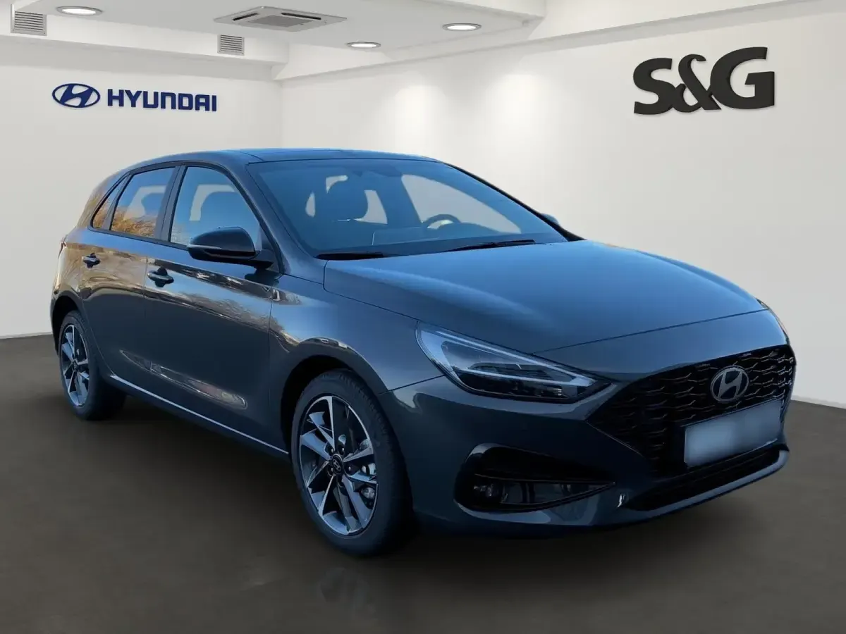 Neu Hyundai i30 Advantage 140 PS (102 kW) 2026 Ecotronic grey / mic (grau) Limousine