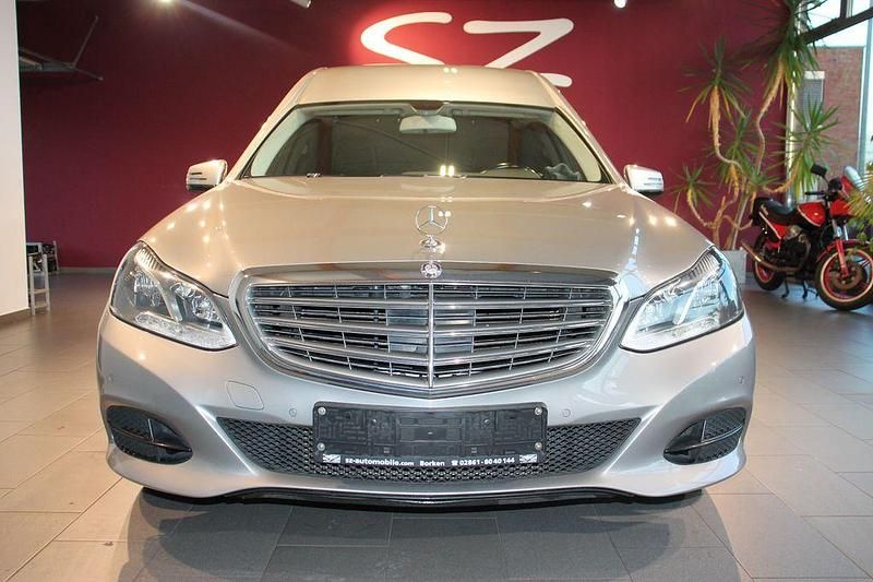 Gebraucht Mercedes E250 204 PS (150 kW) 2014 Grau Limousine